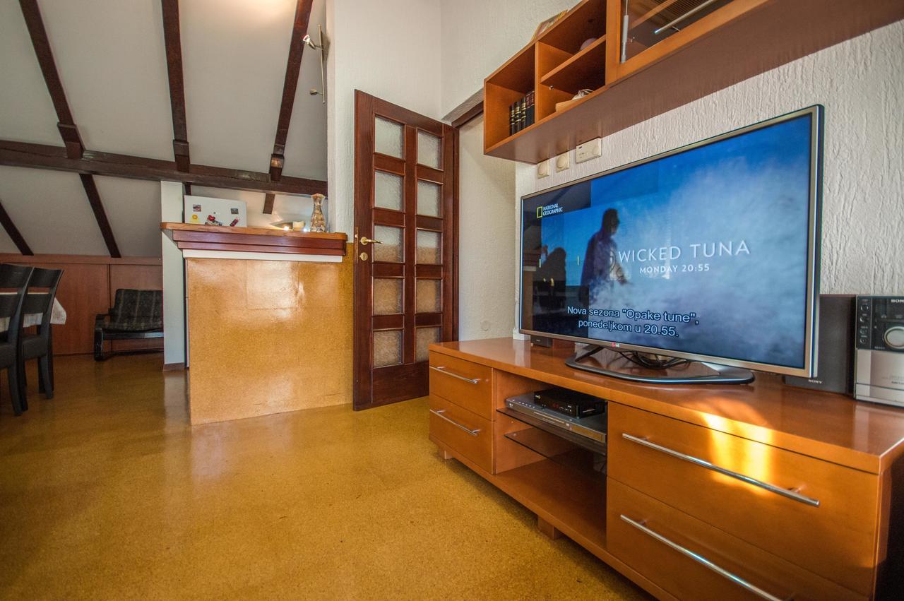 Apartment Kiwi โกตอร์ ภายนอก รูปภาพ