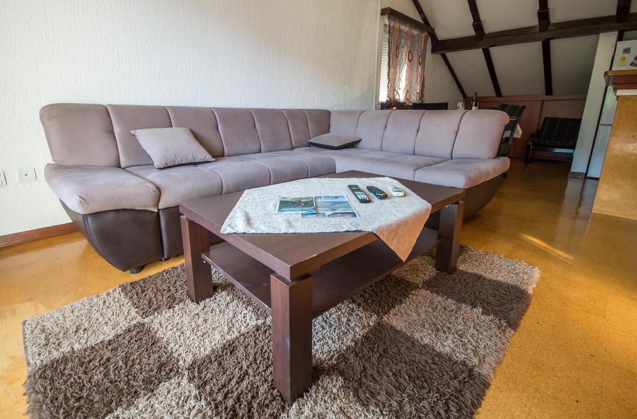 Apartment Kiwi โกตอร์ ภายนอก รูปภาพ