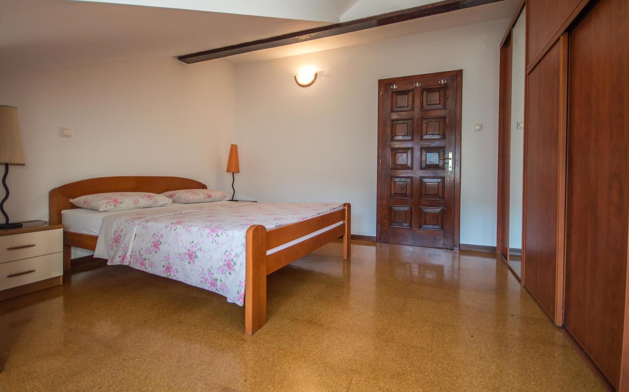 Apartment Kiwi โกตอร์ ภายนอก รูปภาพ