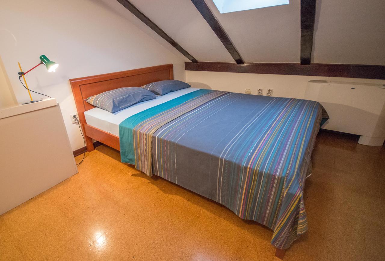 Apartment Kiwi โกตอร์ ภายนอก รูปภาพ