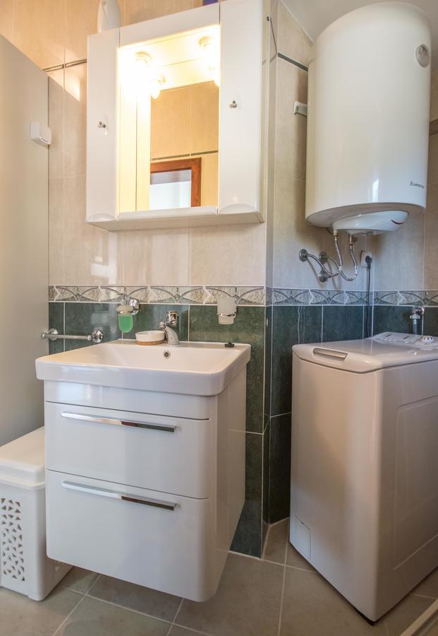 Apartment Kiwi โกตอร์ ภายนอก รูปภาพ