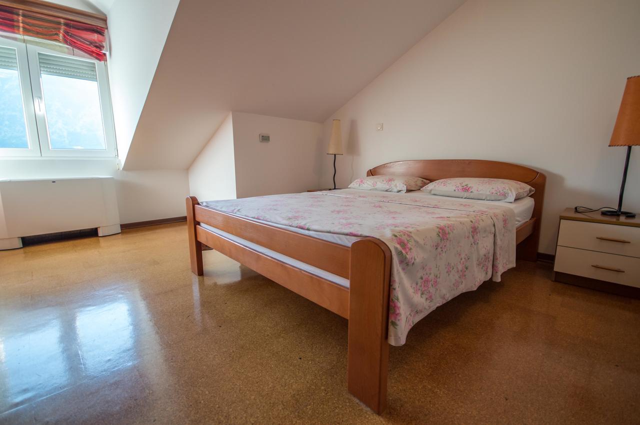 Apartment Kiwi โกตอร์ ภายนอก รูปภาพ