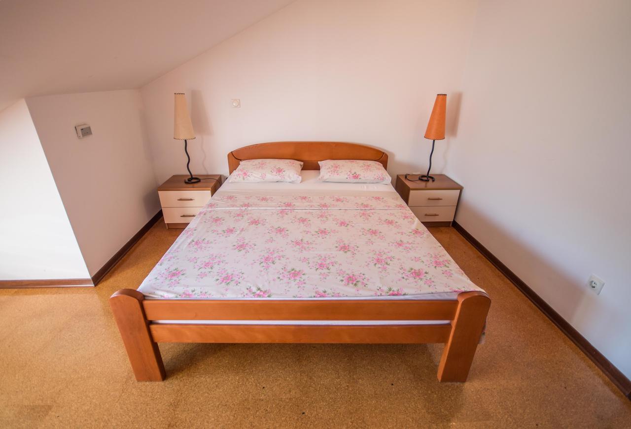 Apartment Kiwi โกตอร์ ภายนอก รูปภาพ
